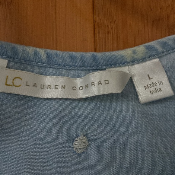 Lauren Conrad blue tank top with lace detailing - Picture 3 of 3